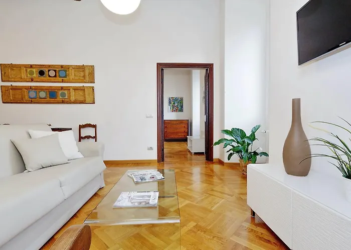 Giulia Charme - My Extra Apartment *